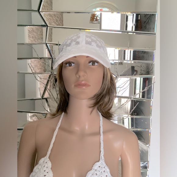 Women WHITE Embroidered Cap Adjustable - Picture 2 of 5